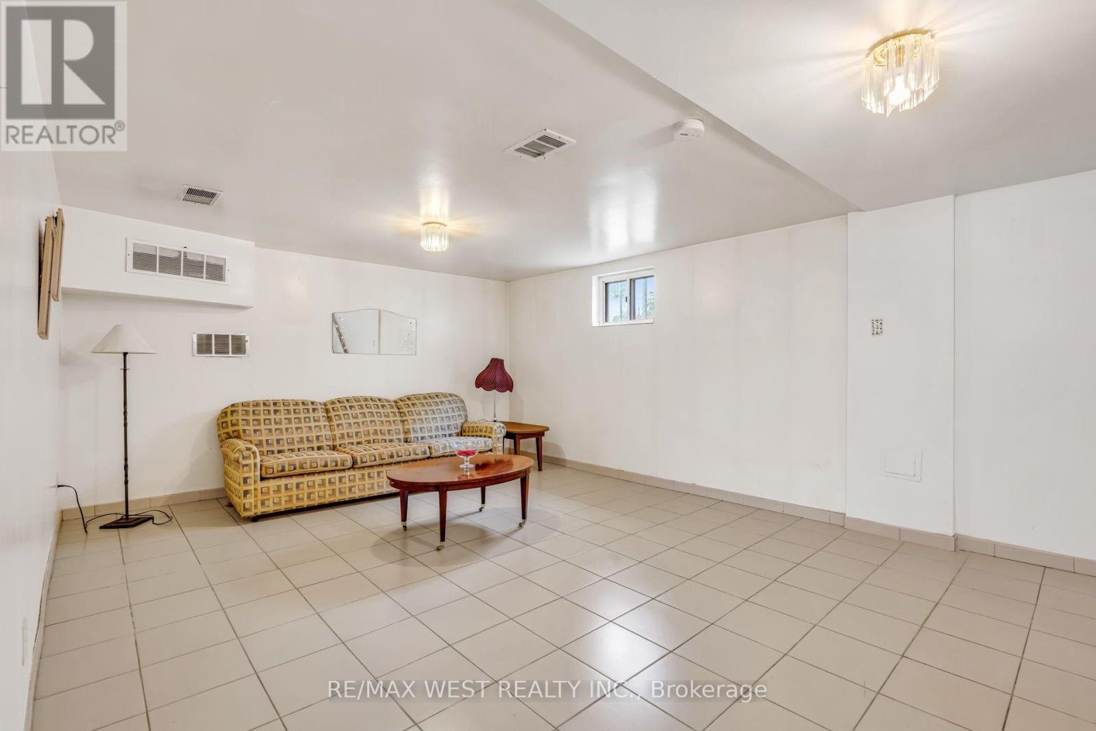 90 TAVISTOCK ROAD - 33