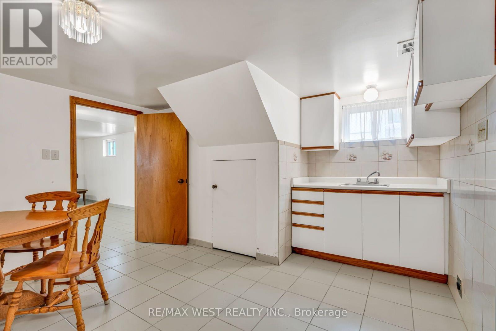 90 TAVISTOCK ROAD - 40