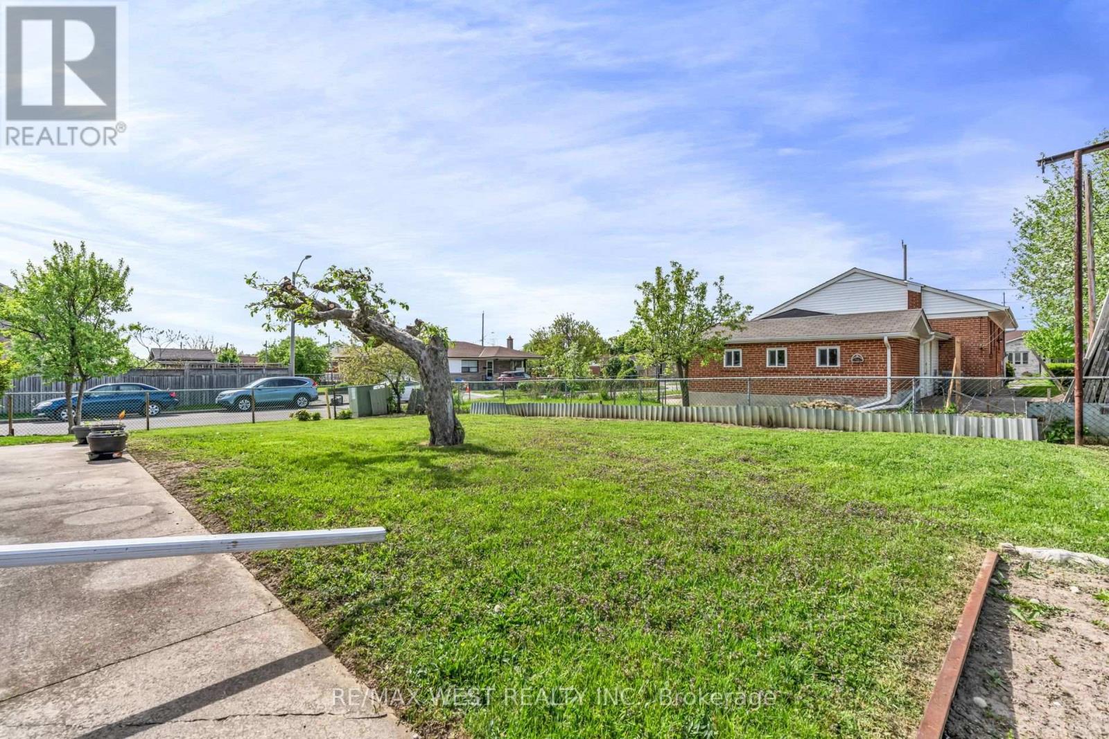90 TAVISTOCK ROAD - 45