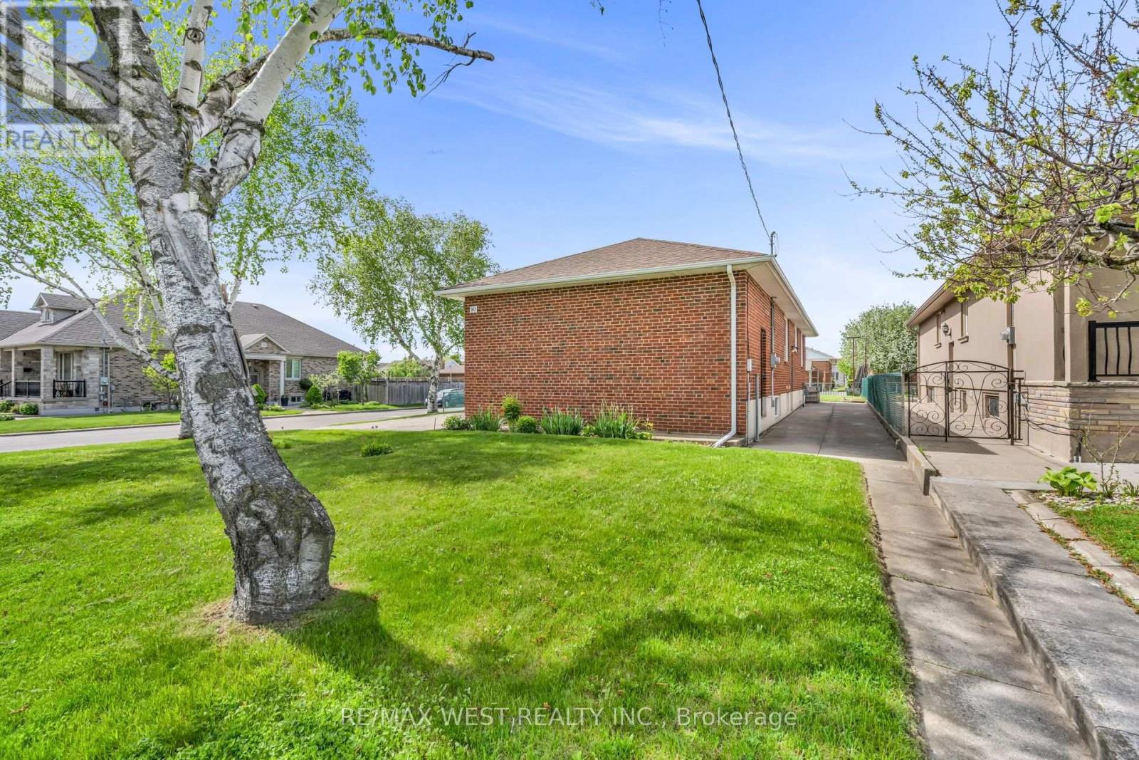 90 TAVISTOCK ROAD - 5