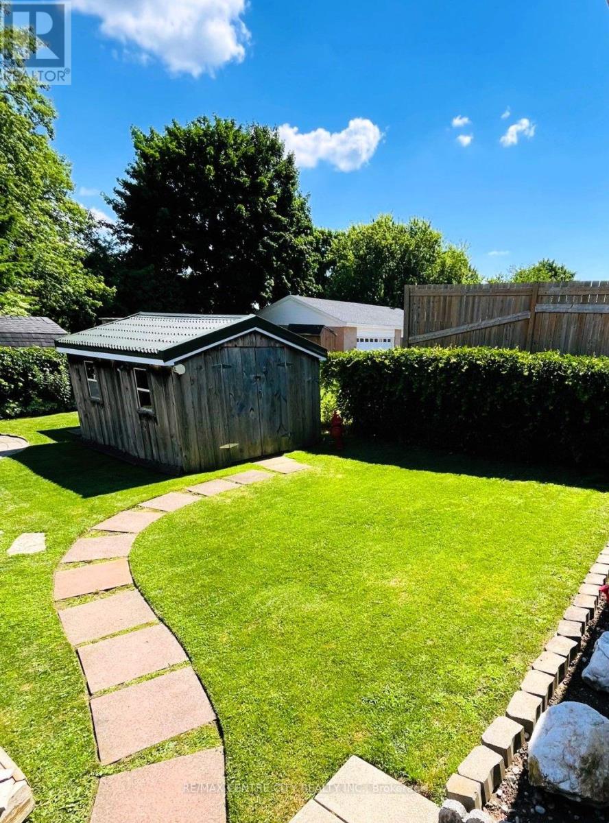 175 BANCROFT ROAD - 25