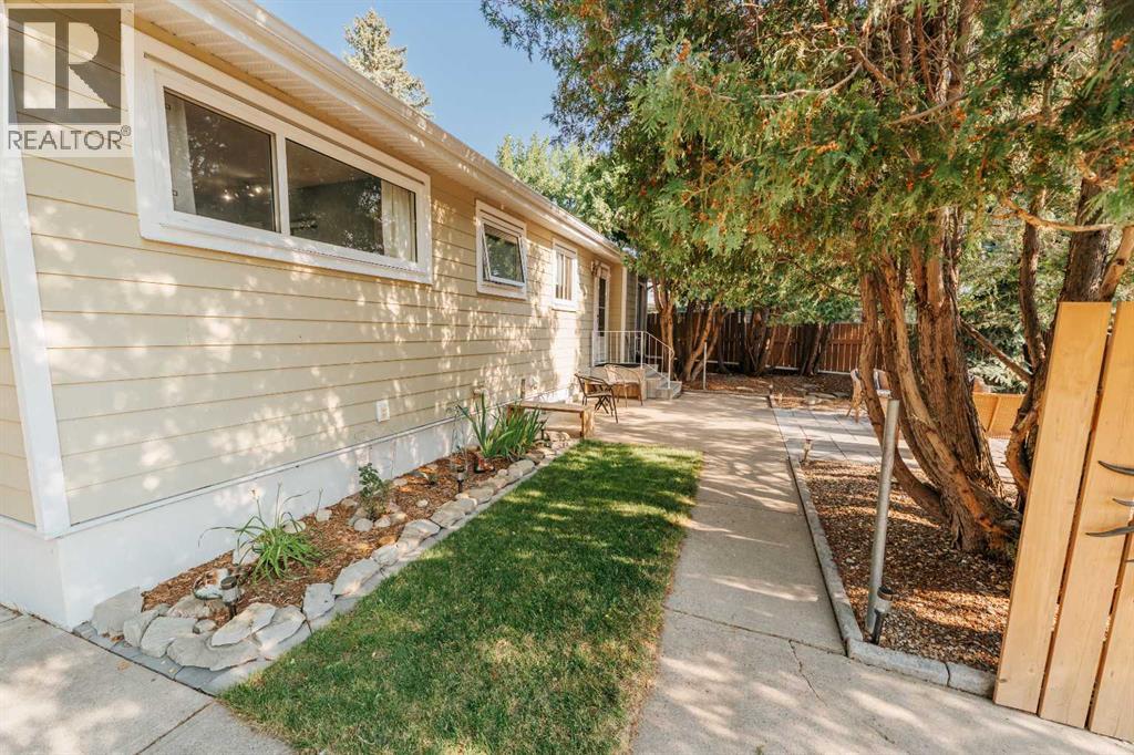 1302 Michigan Place S - Image 4