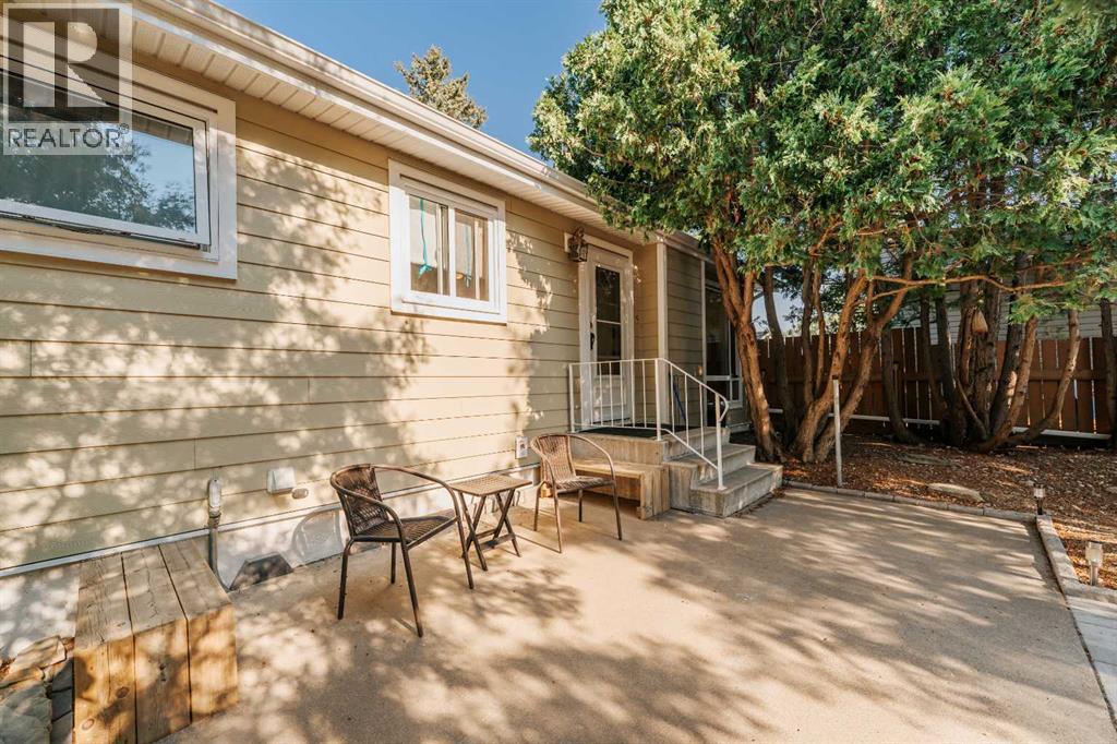 1302 Michigan Place S - 2
