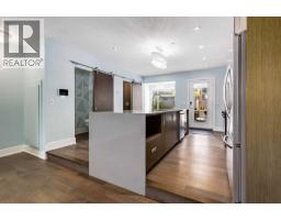 4pc Bathroom - 1513 23 Avenue Sw, Calgary, AB T2T0T8 Photo 9