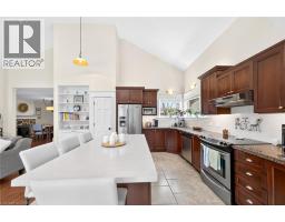Family room - 46 Bay Street, Mississauga, ON L5H1C3 Photo 8