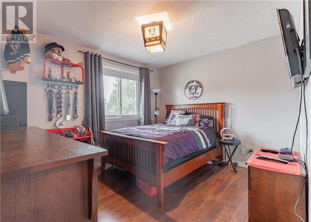3878 MacMillan Drive - 13