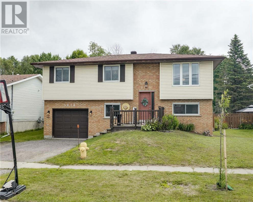 3878 MacMillan Drive - 22
