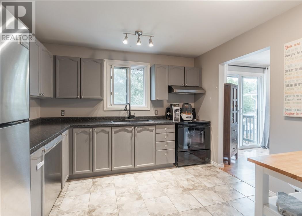 3878 MacMillan Drive - 7