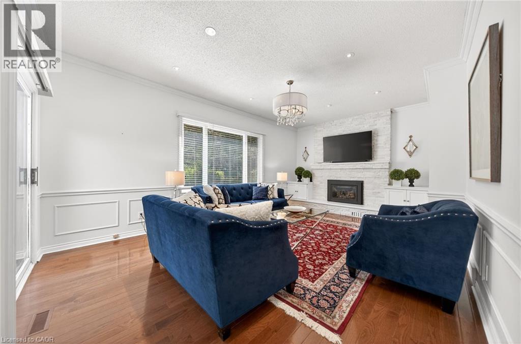 5 MAYS Crescent - 13