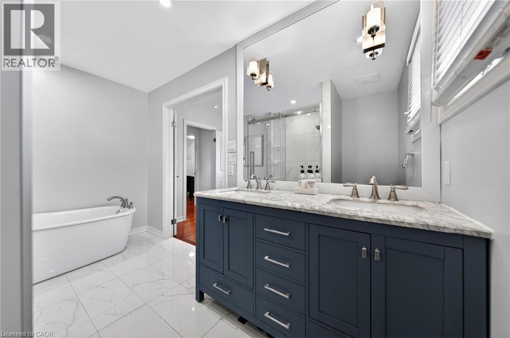 5 MAYS Crescent - 21