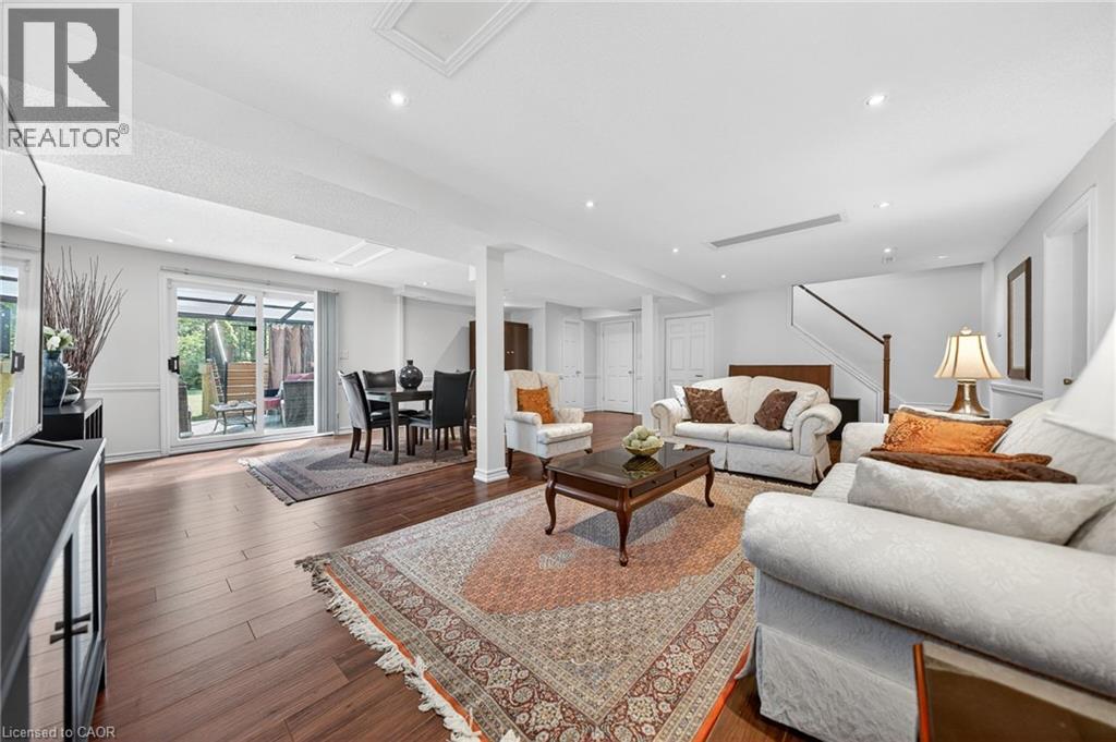 5 MAYS Crescent - 25