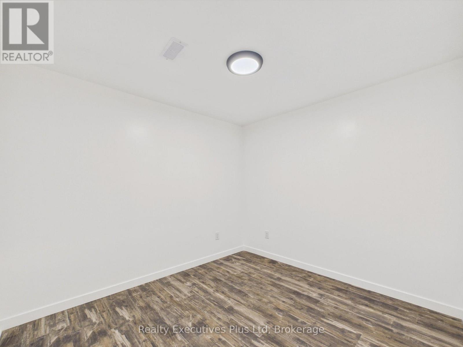 29 QUEEN STREET - 22