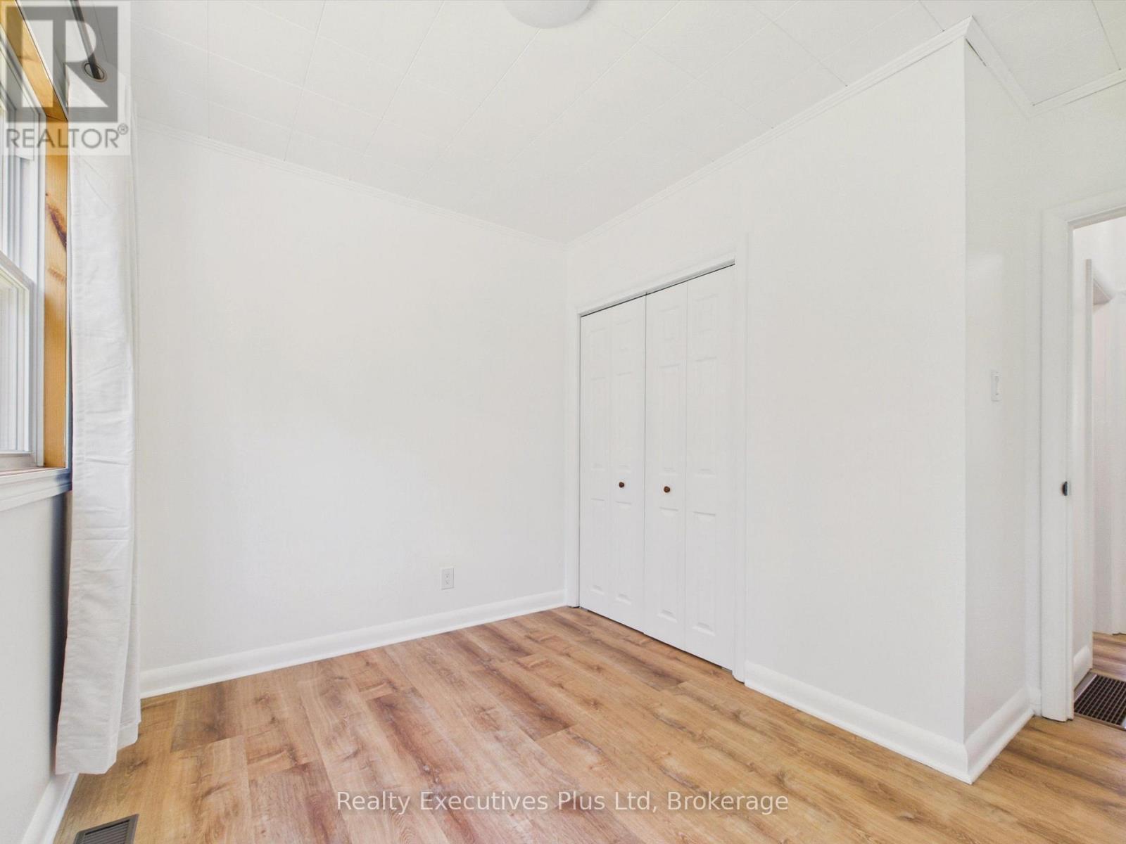 29 QUEEN STREET - 33