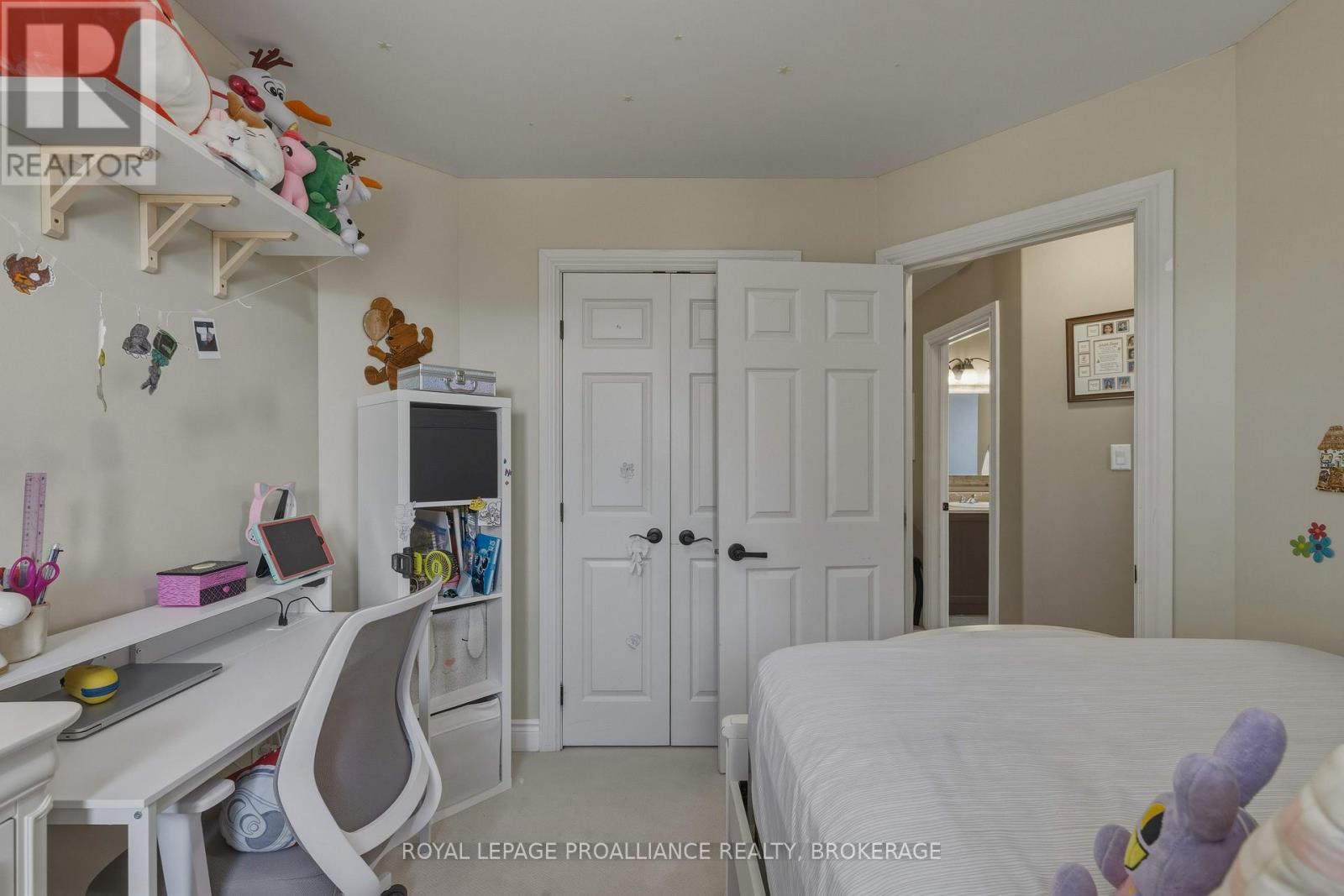 92 WINDERMERE BOULEVARD - 24