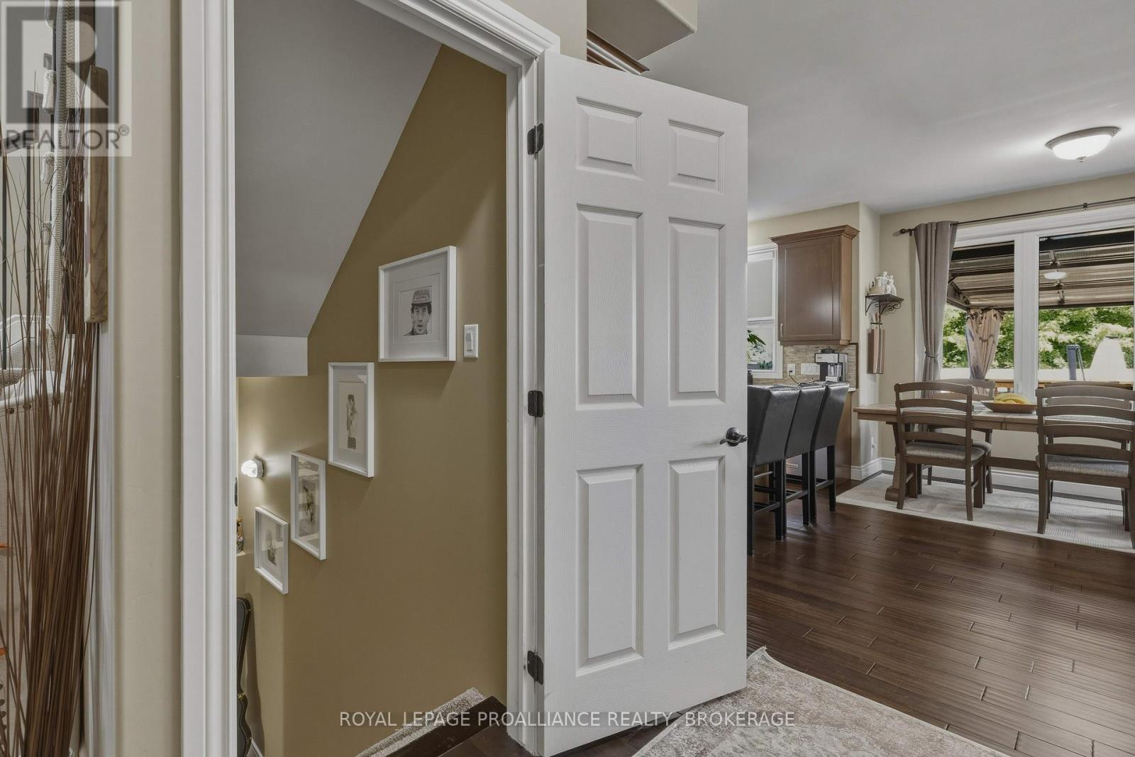 92 WINDERMERE BOULEVARD - 32