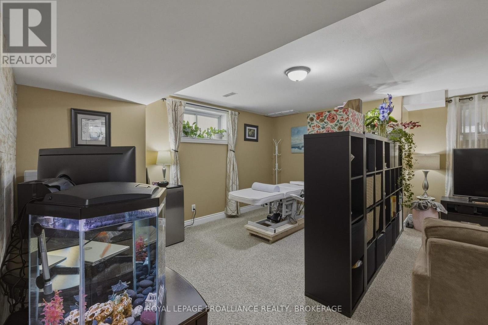 92 WINDERMERE BOULEVARD - 36