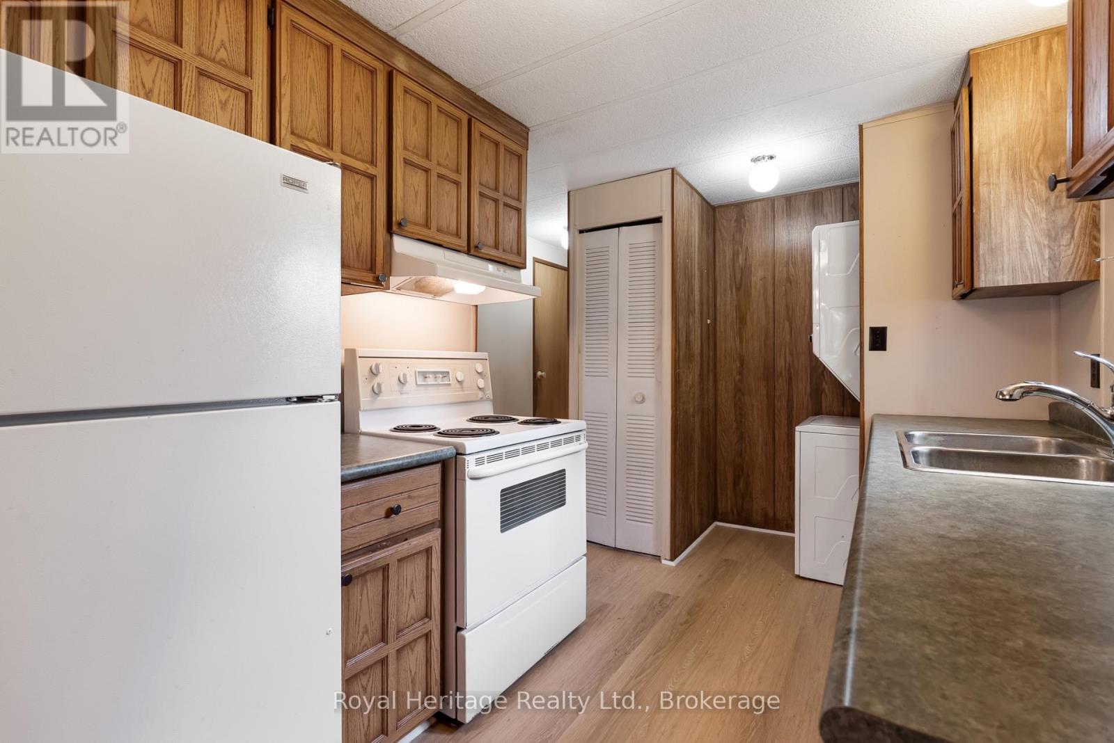 2 FENELON WAY - 8