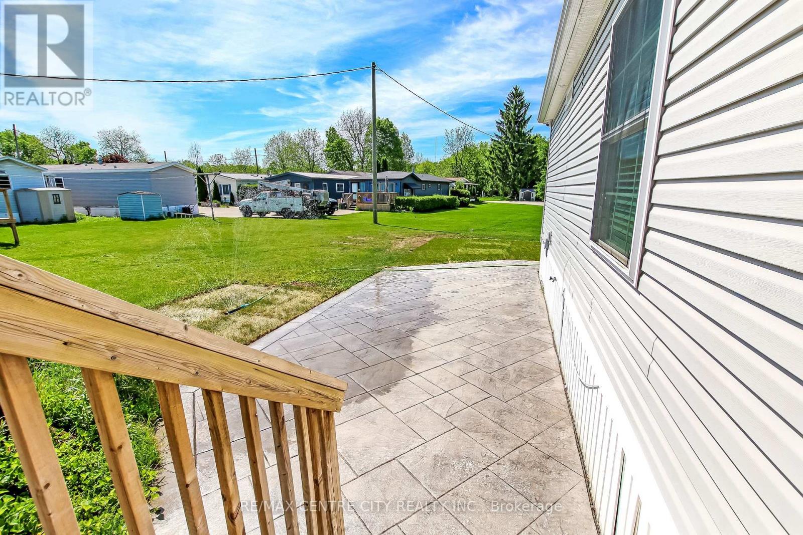 #201 198 SPRINGBANK DRIVE - 22
