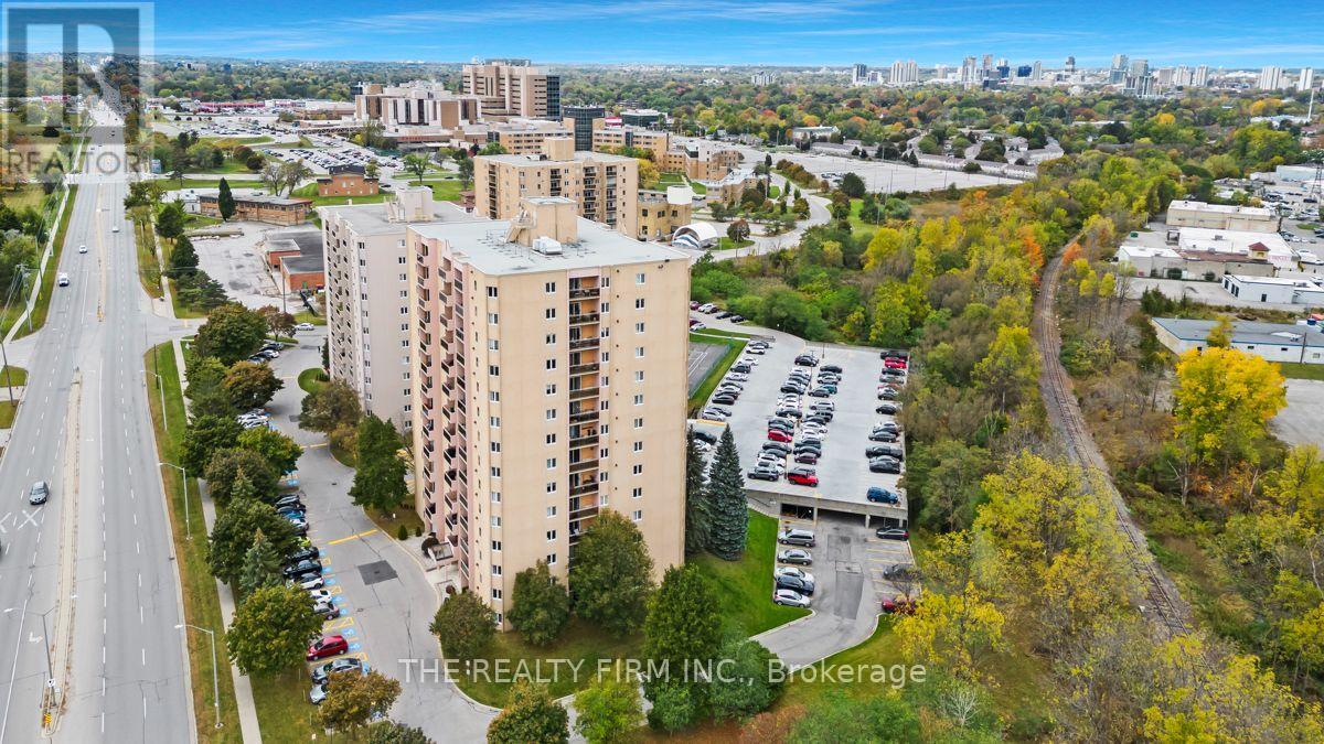 #1206 858 COMMISSIONERS ROAD E - 38