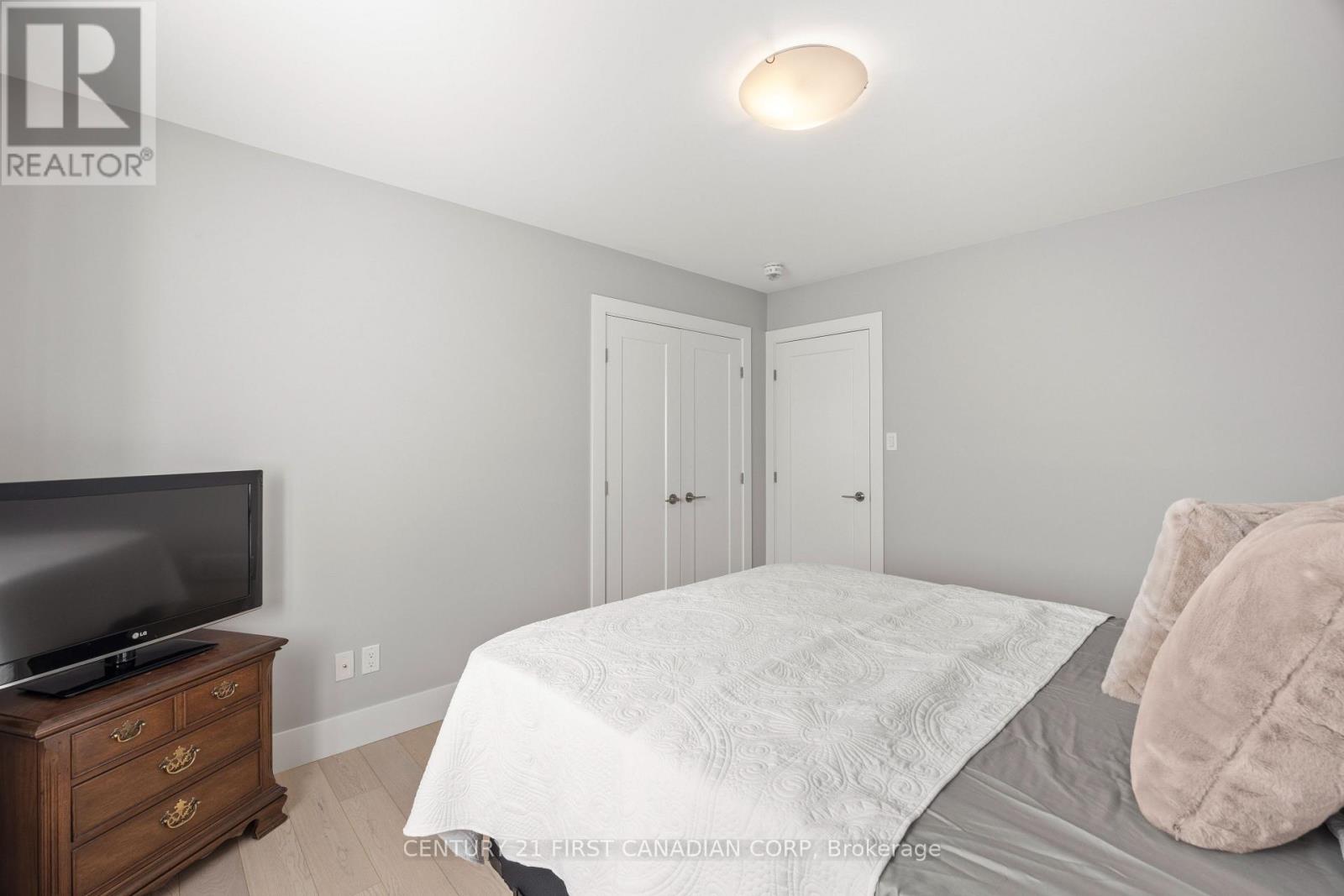 2190 BAKERVILLA STREET - 32