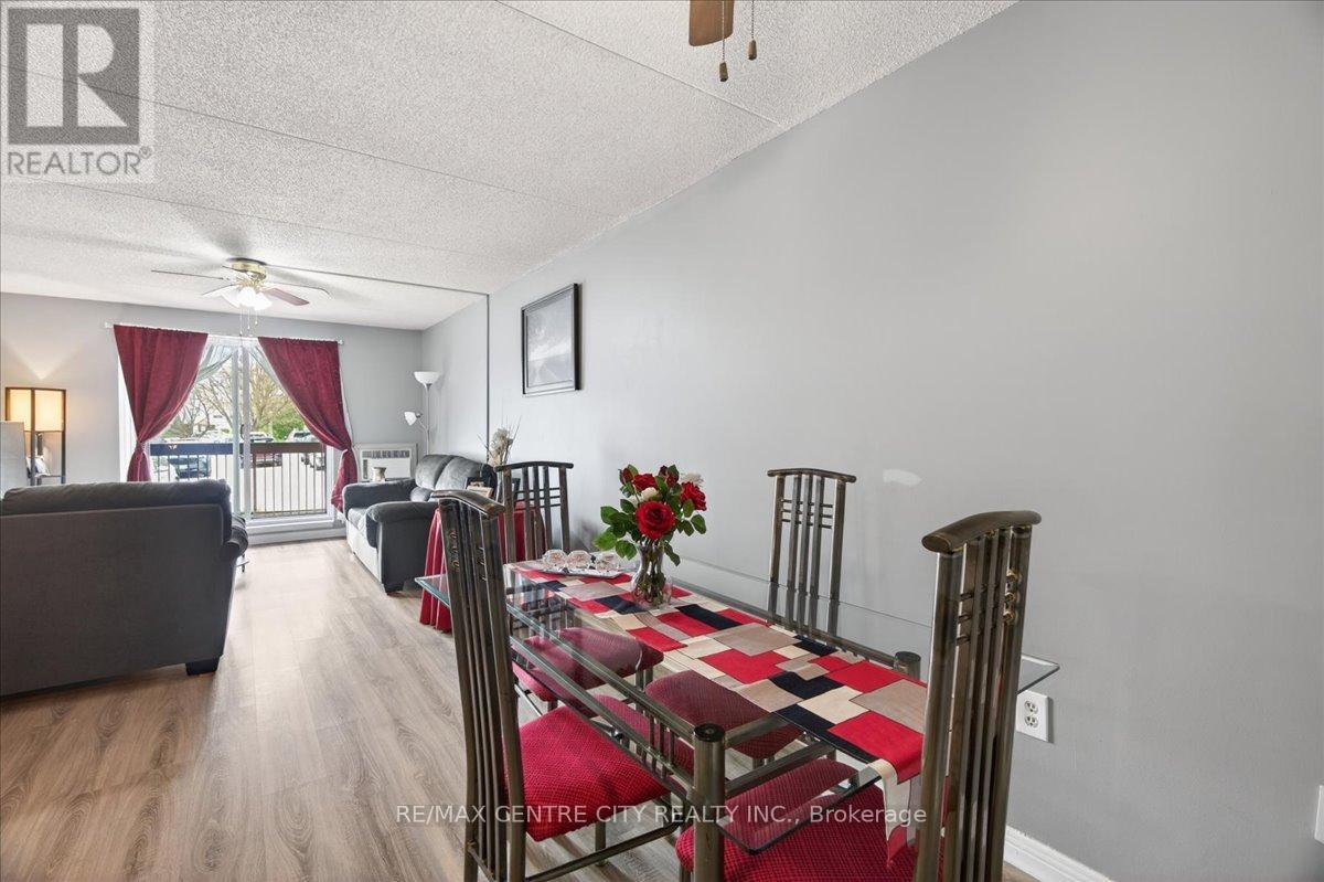 #102 31 VICTORIA STREET S - 12
