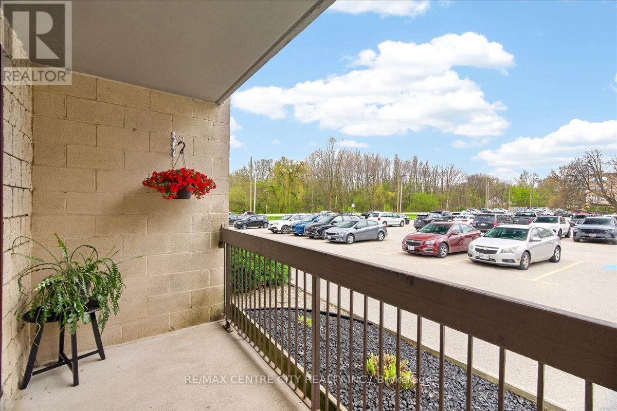 #102 31 VICTORIA STREET S - Image 31