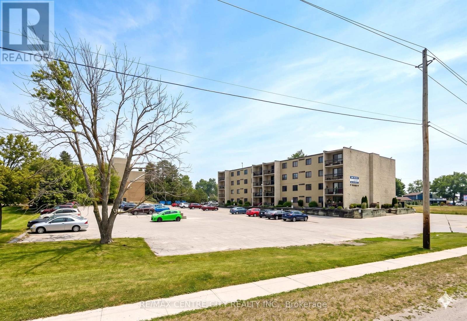 #102 31 VICTORIA STREET S - 34