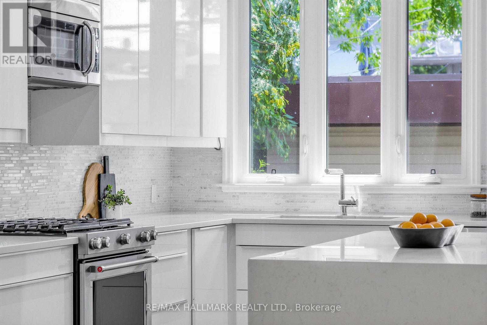 255 STRATHMORE BOULEVARD - Image 18