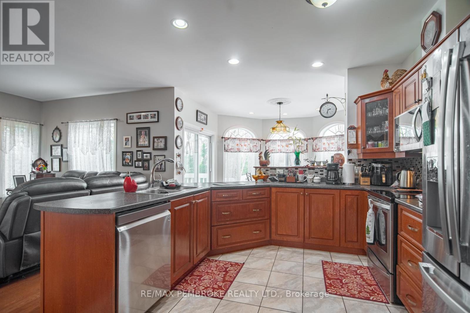 1692 BLACK BAY ROAD - 12