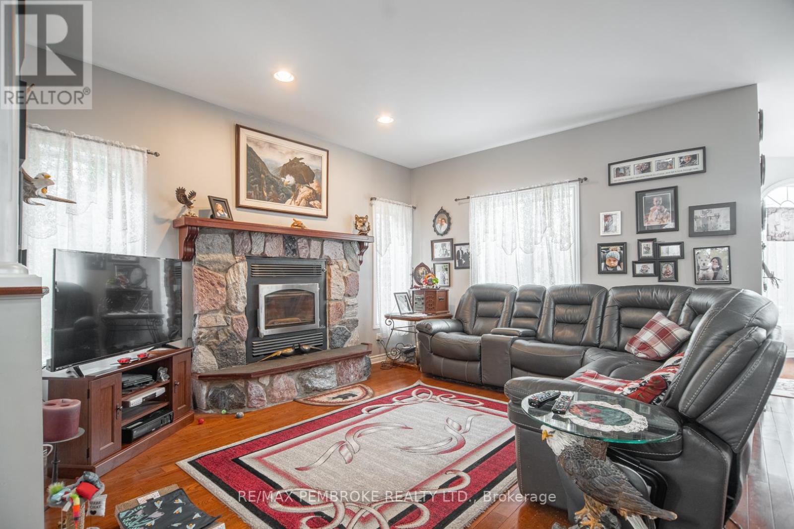 1692 BLACK BAY ROAD - 8