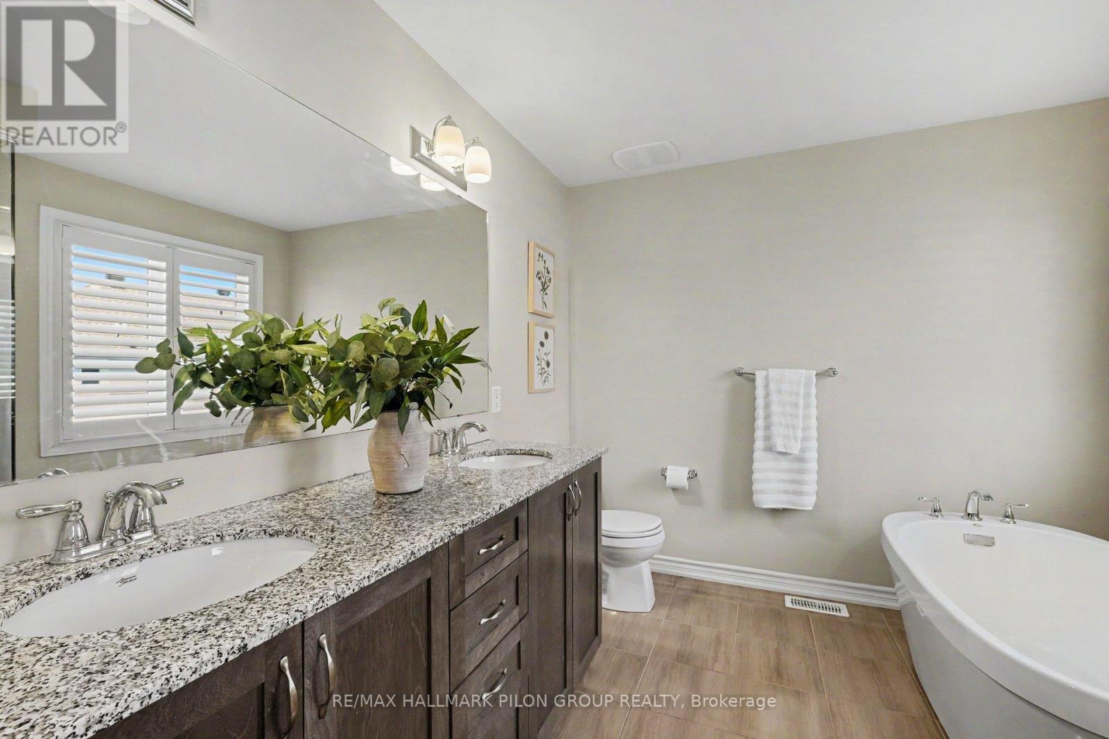 3 Bed, 3 Bath House for Sale in Ottawa – 124 MANDALAY STREET, Ottawa – MLS# X13620138 - Image 14