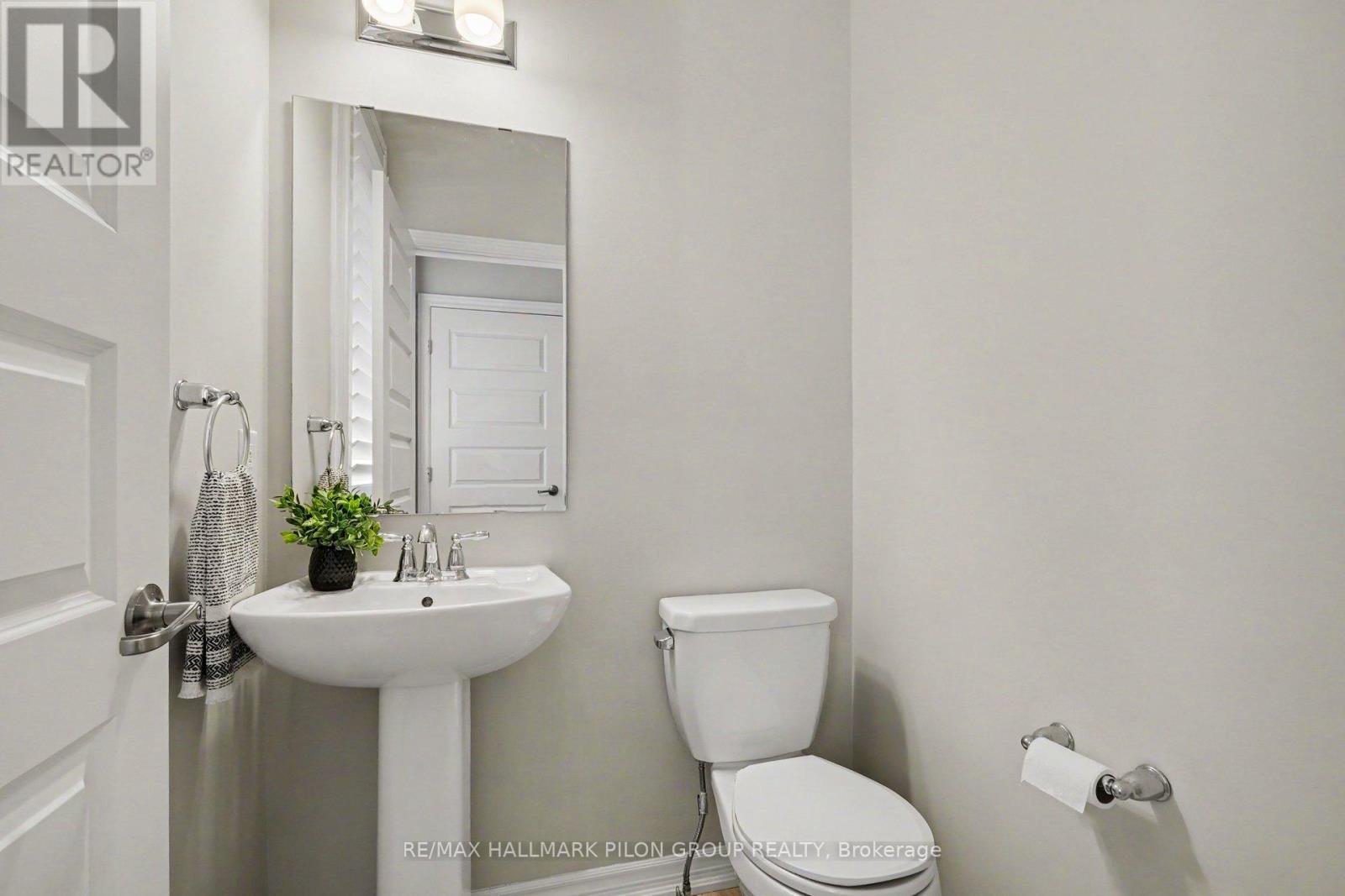 3 Bed, 3 Bath House for Sale in Ottawa – 124 MANDALAY STREET, Ottawa – MLS# X13620138 - Image 9