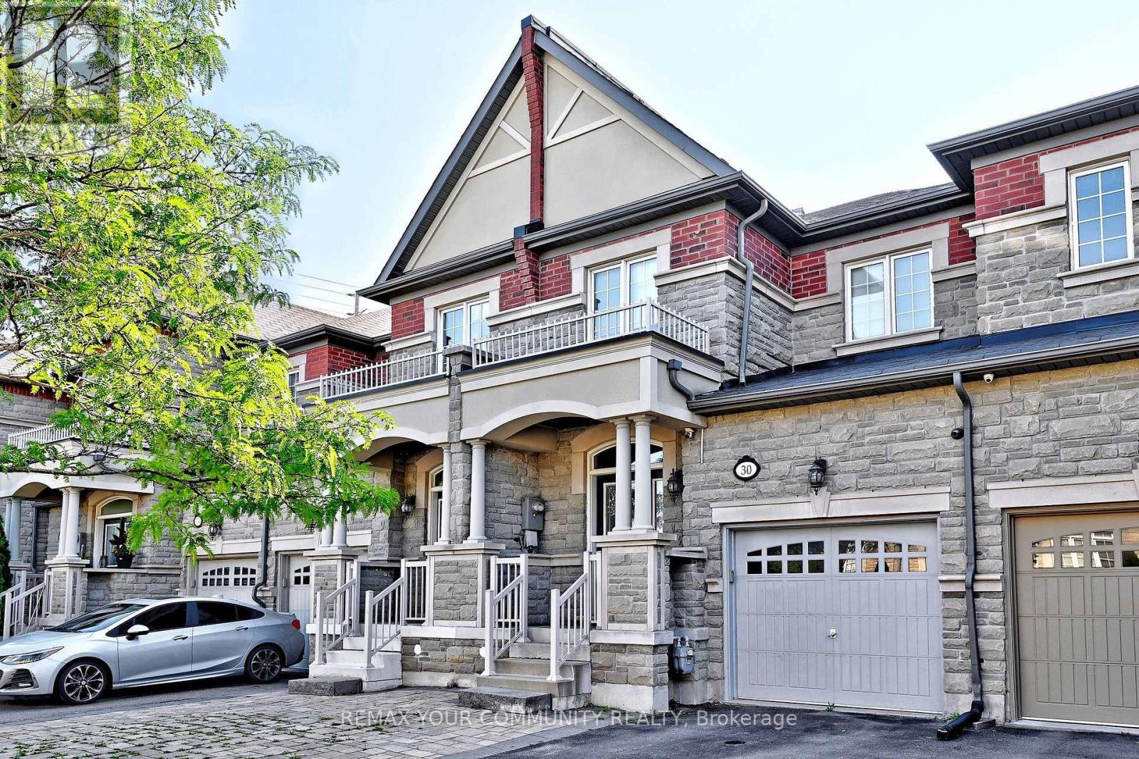 30 SPRUCE PINE CRESCENT - 1