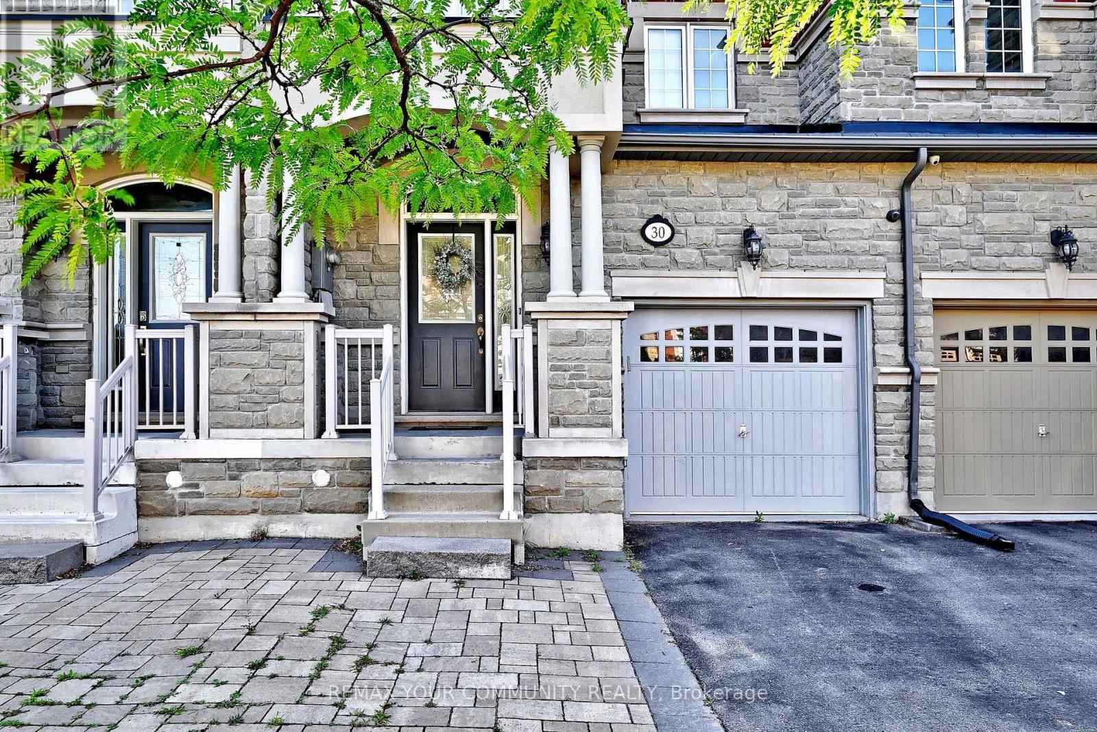 30 SPRUCE PINE CRESCENT - 2