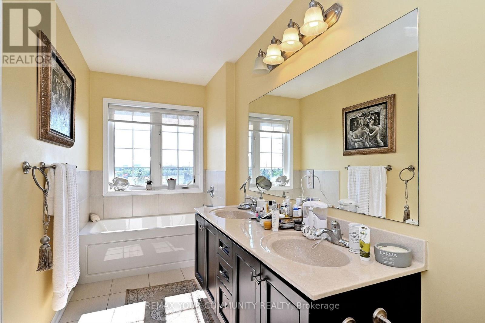 30 SPRUCE PINE CRESCENT - 25