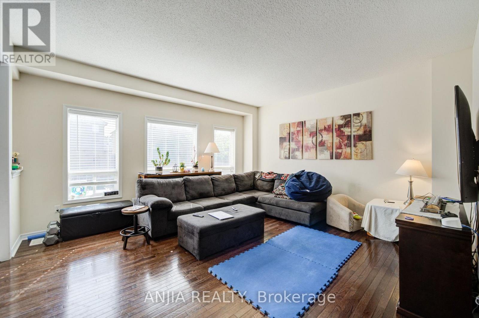 102 WESTMINSTER CIRCLE - 9