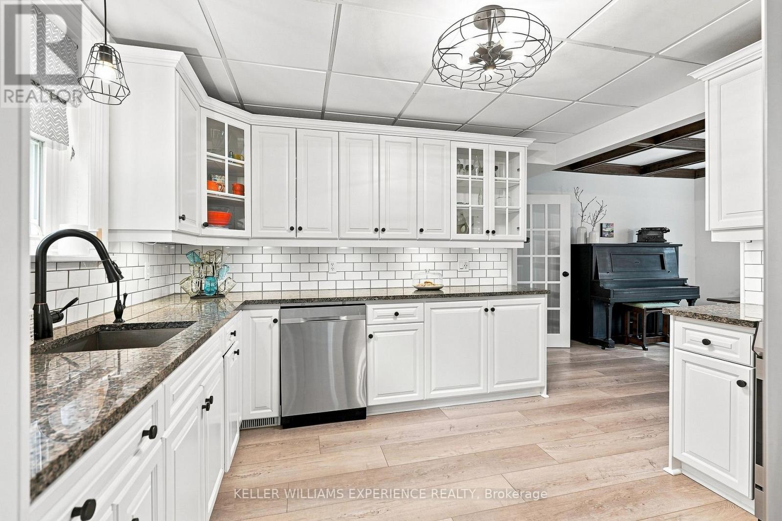 120 MATCHEDASH STREET N - Image 10