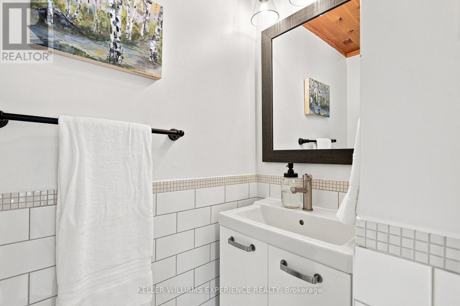 120 MATCHEDASH STREET N - Image 16