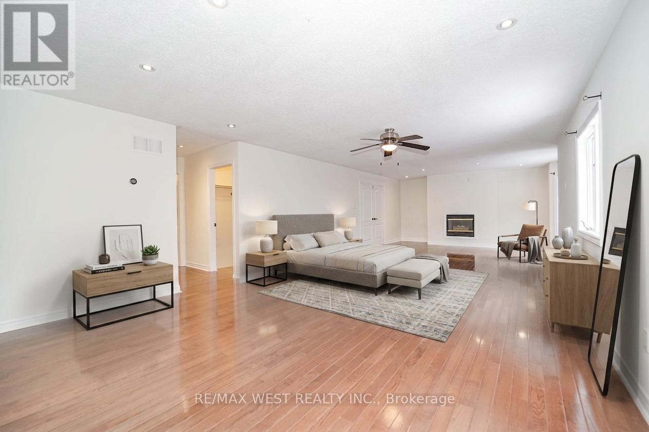 81 WOODVIEW DRIVE - 13
