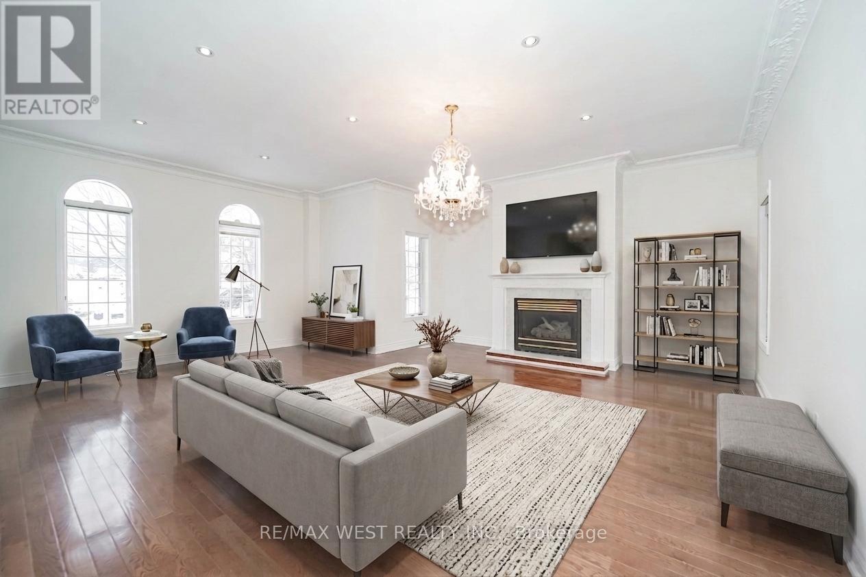 81 WOODVIEW DRIVE - 7