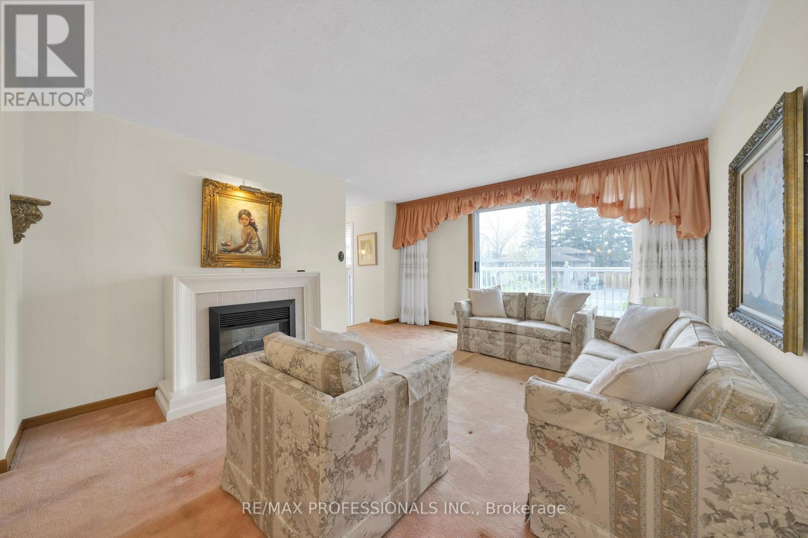 1877 SILVERBERRY CRESCENT - 38