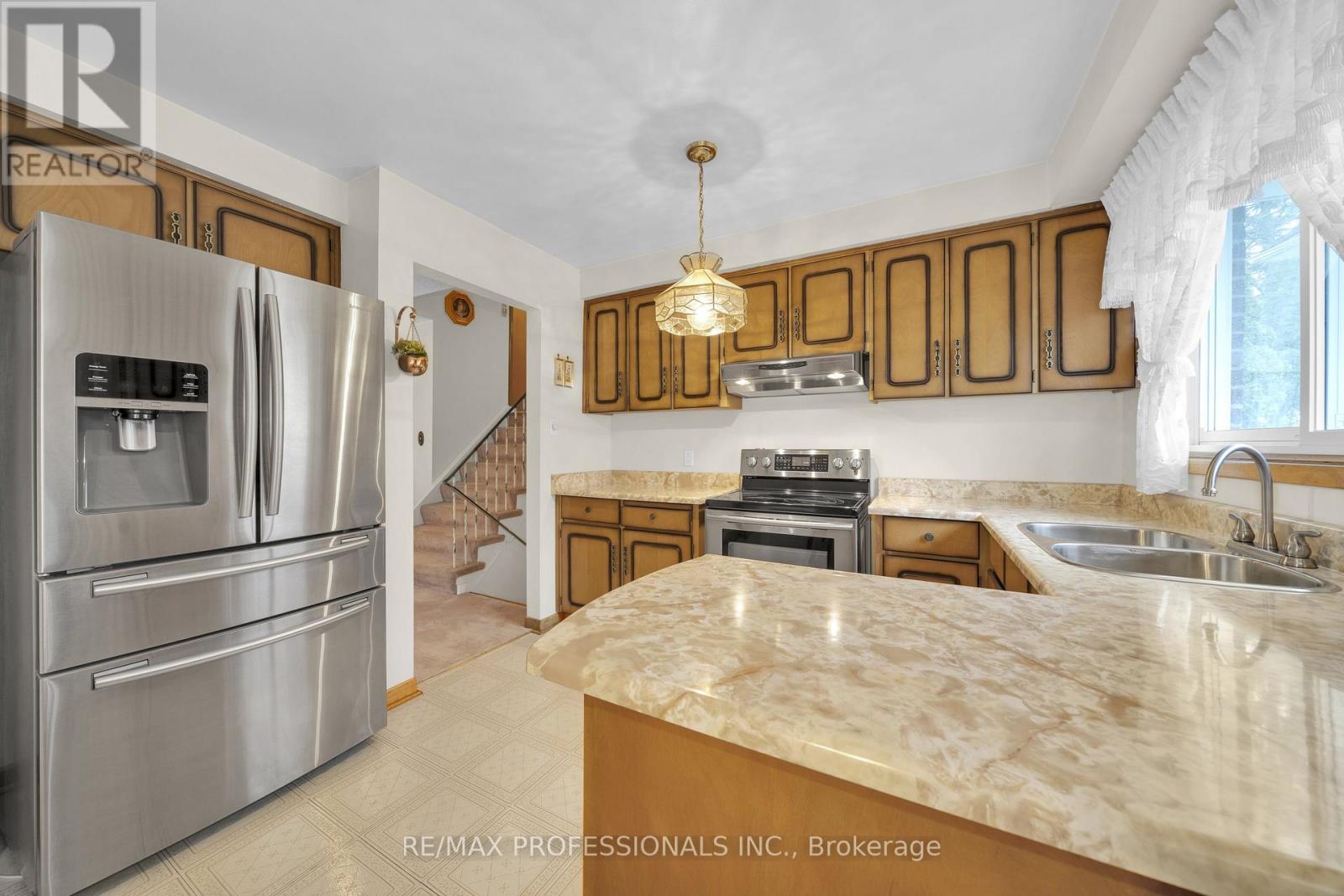 1877 SILVERBERRY CRESCENT - 7