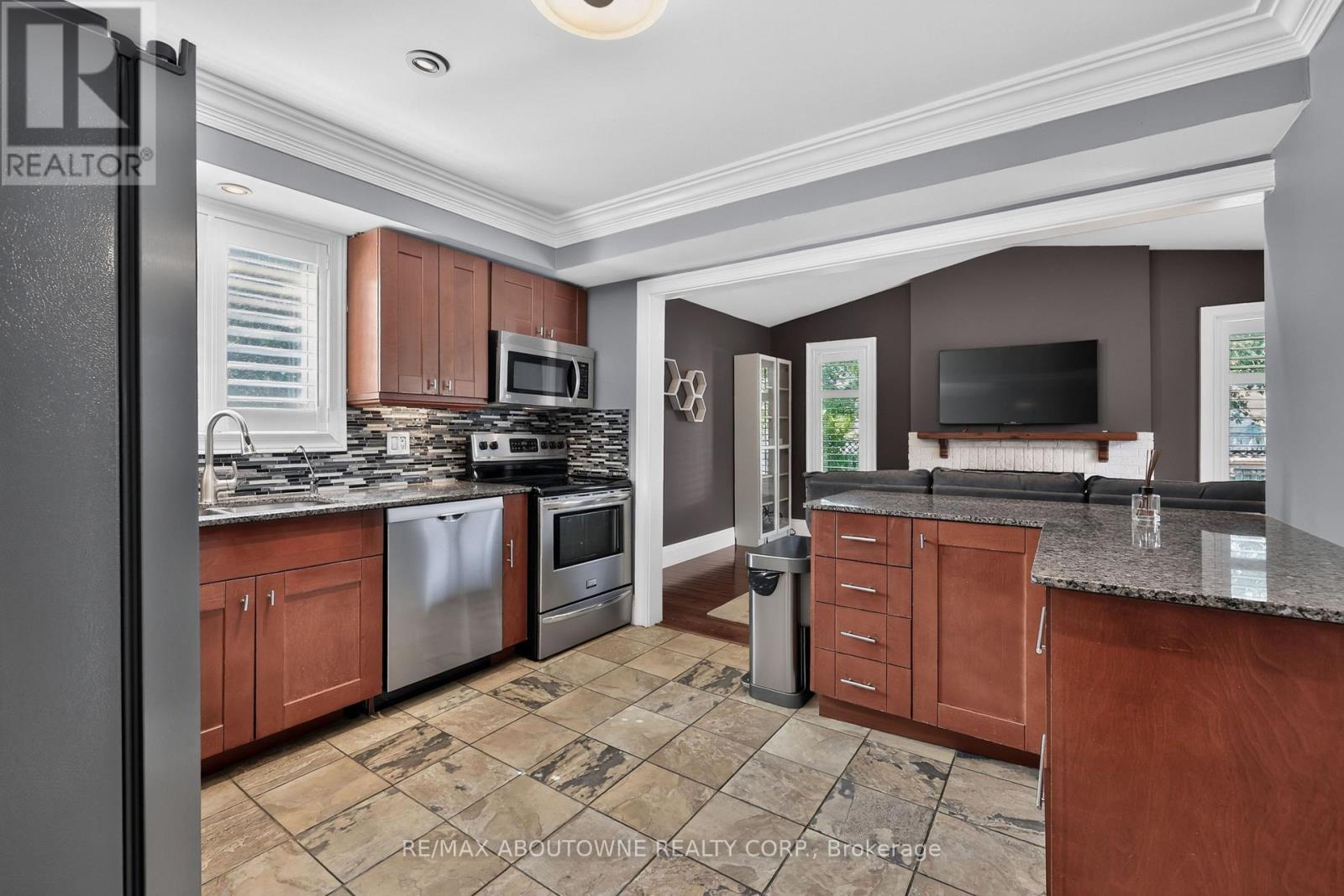 2102 SALMA CRESCENT - Image 14