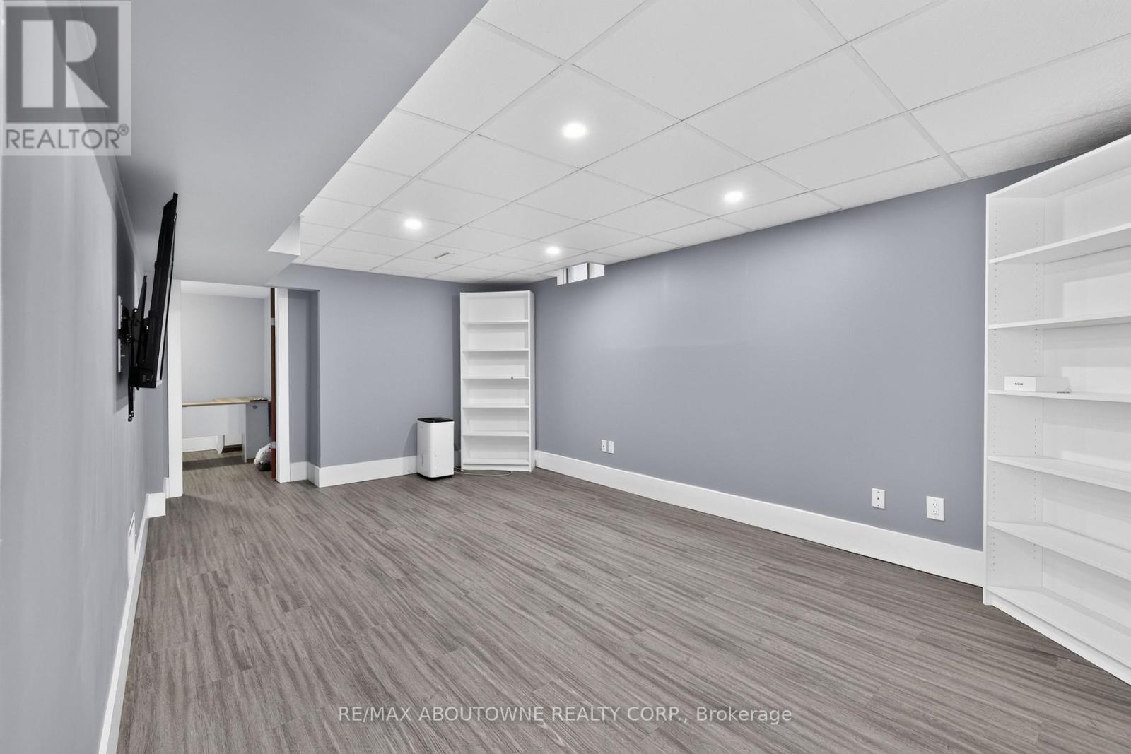 2102 SALMA CRESCENT - Image 30