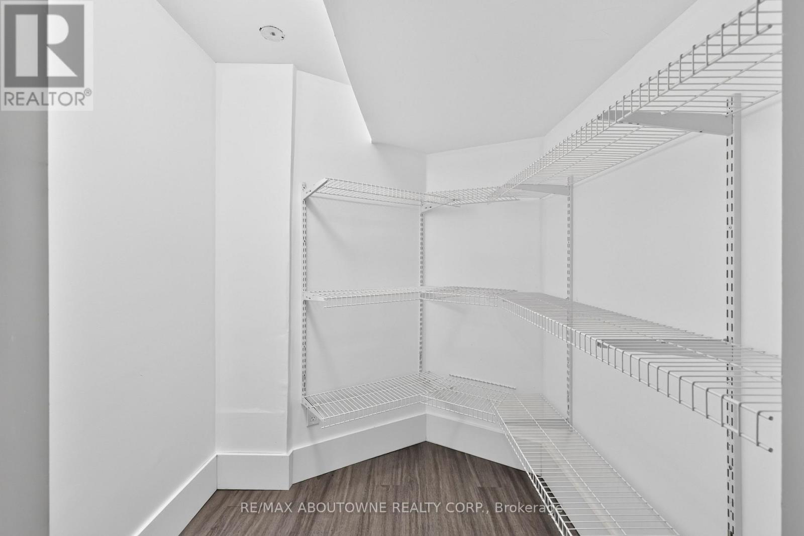 2102 SALMA CRESCENT - Image 34