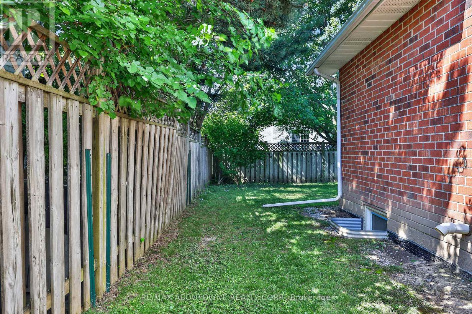 2102 SALMA CRESCENT - Image 38