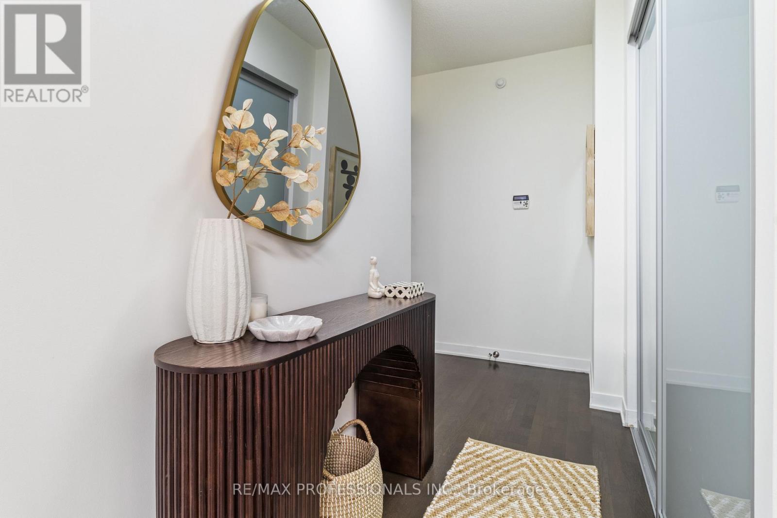 #2108 88 PARK LAWN ROAD - Image 6