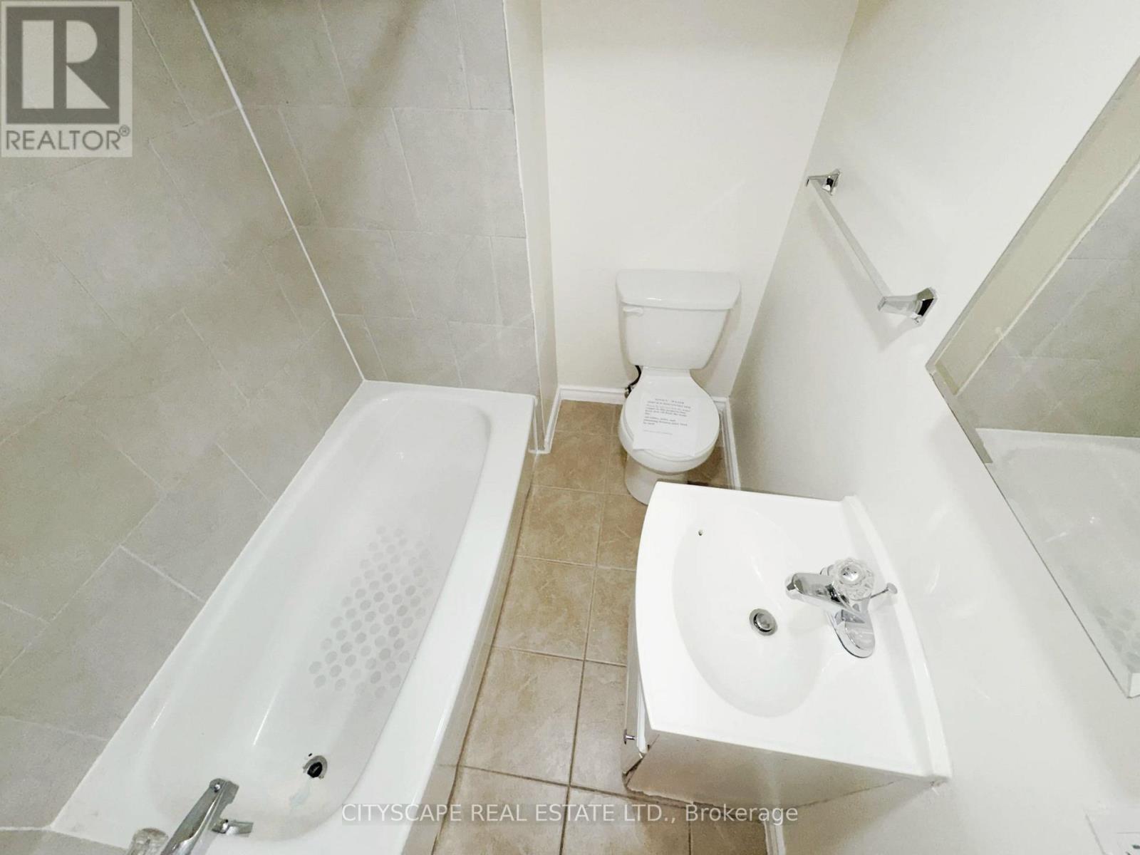 3 GERVAIS DRIVE - Image 40