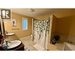 5276 Chintu Drive, 108 Mile Ranch, BC V0K2Z0 Photo 13