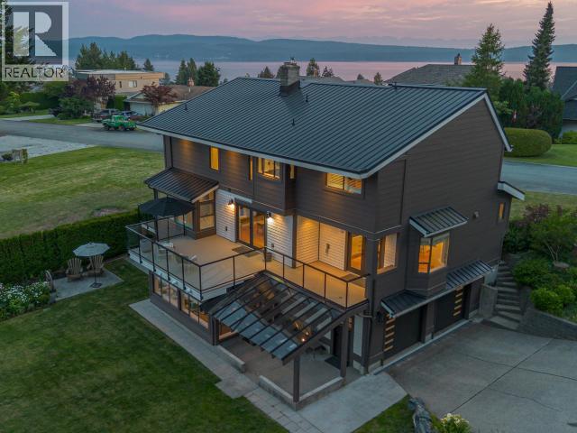 3436 CARIBOO AVE - 2